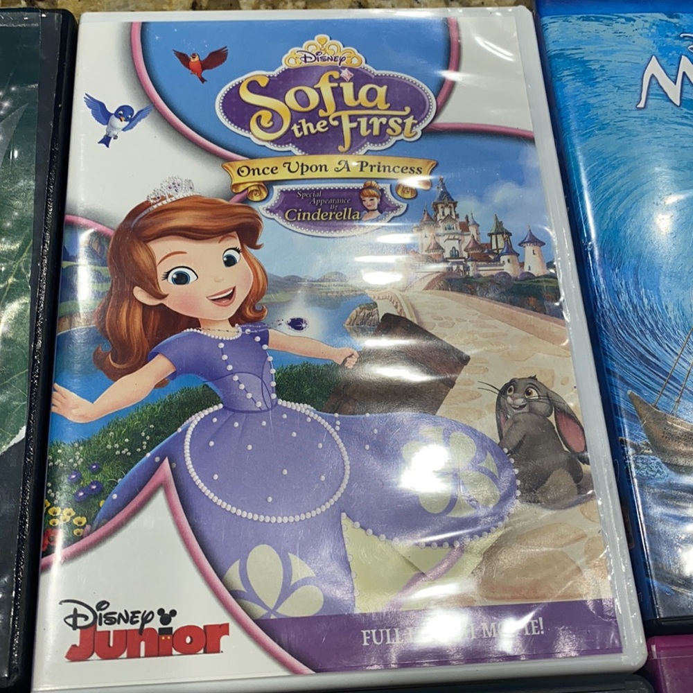 Set of 12 Children’s  DVD Movies! - Picture 9 of 14